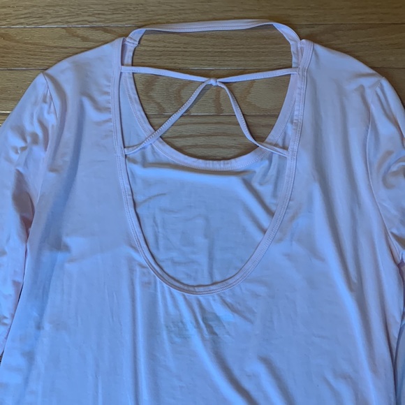Vie Active Yoga Club top. Size Large. Carley Long sleeve. Dusty Petal L. NWT new - Picture 4 of 5